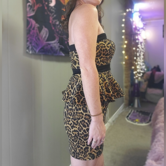 Leopard or cheetah animal print - strapless peplum babydoll flare dress - Small - Picture 5 of 8